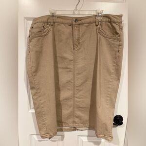 Women’s Size 20W CJ Banks Tan Denim Skirt Excellent Condition